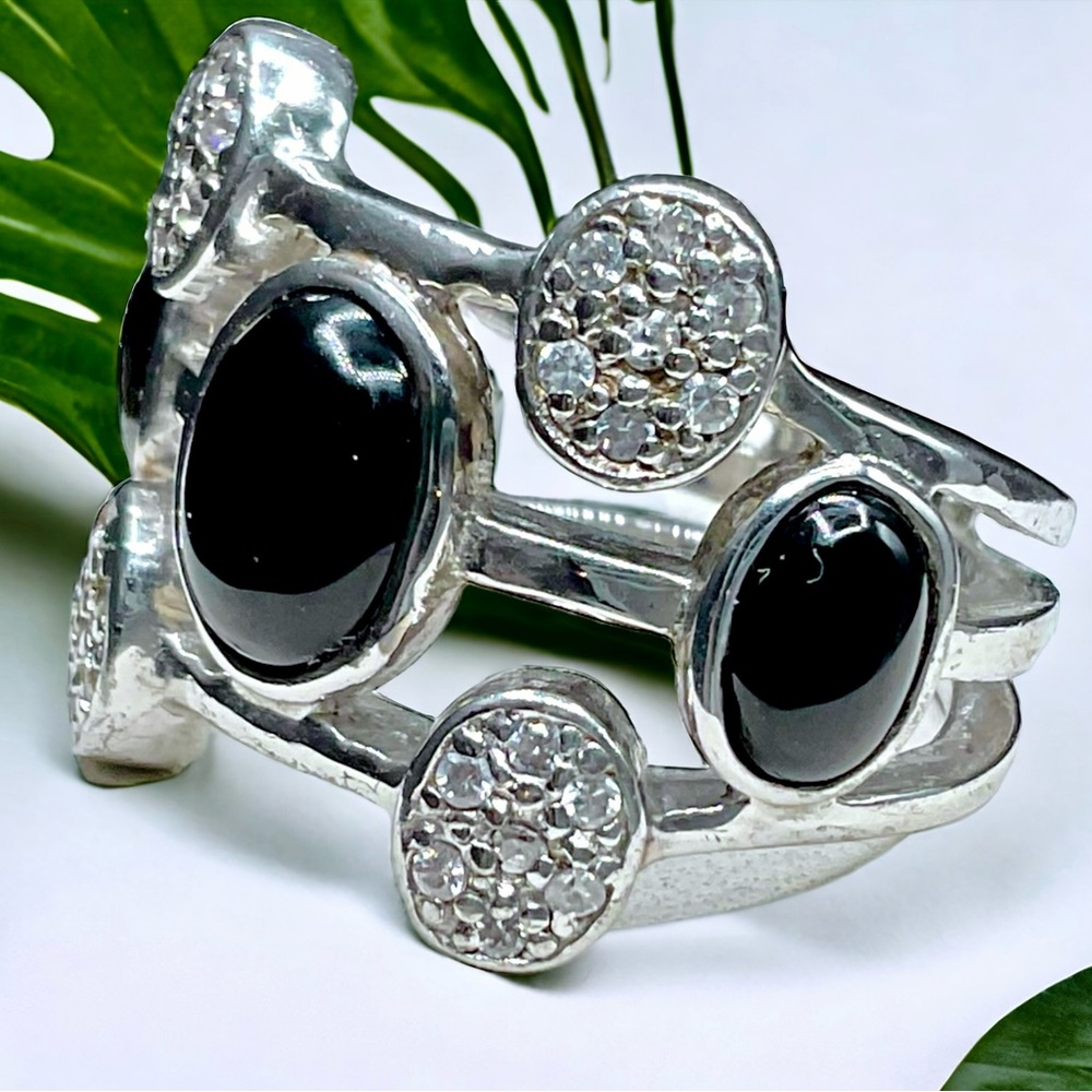 🌺Sterling Onyx & 28 Genuine Diamond Ring (not chips!)